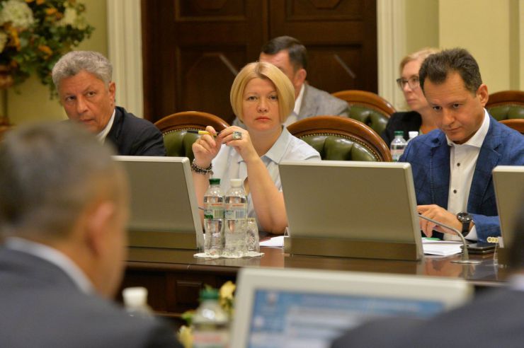9 вересня 2019 погоджувальна Рада ВР України.
Юрій Бойко-ОПЗЖ, Ірина Геращенко-ЄС, Тарас Батенко-«За майбутнє».