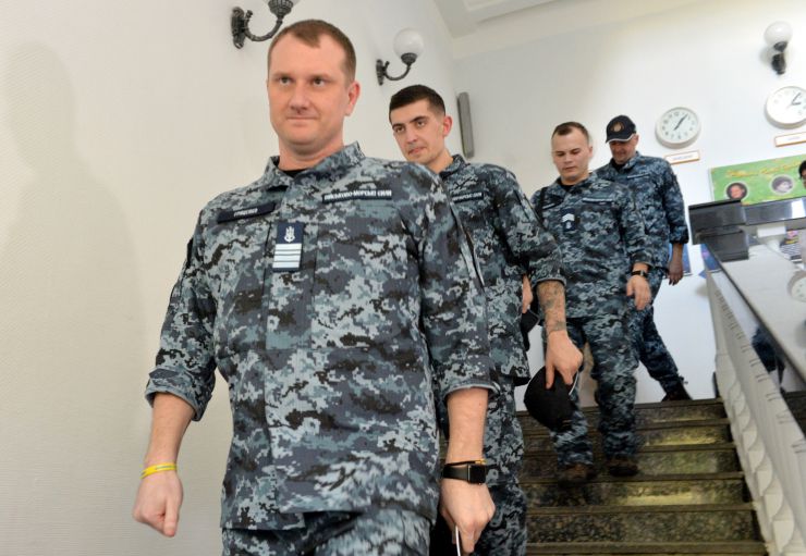 Прес-конференція звільнених моряків