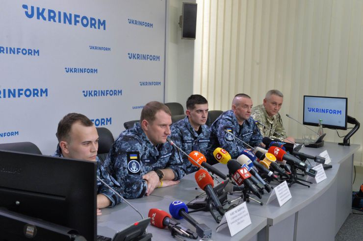 Прес-конференція звільнених моряків