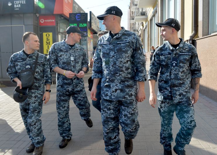 Прес-конференція звільнених моряків