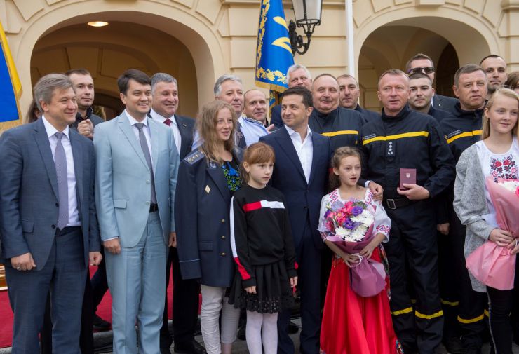 17 вересня 2019 Президент України Володимир Зеленський, Голова ВР України Дмитро Разумков та інші високопосадовці взяли участь в урочистостях з нагоди відзначення Дня рятівника. Під час урочистої церемонії відбулося нагородження лауреатів Всеукраїнської акції “Герой-рятувальник року”.