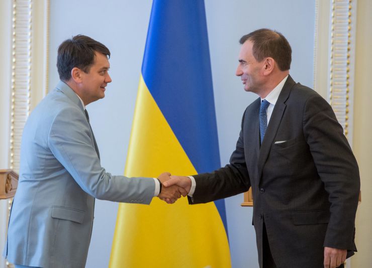 14 вересня 2019 Голова Верховної Ради України Дмитро Разумков зустрівся з віце-президентом Європейського банку реконструкції та розвитку (ЄБРР) Аланом Пію.