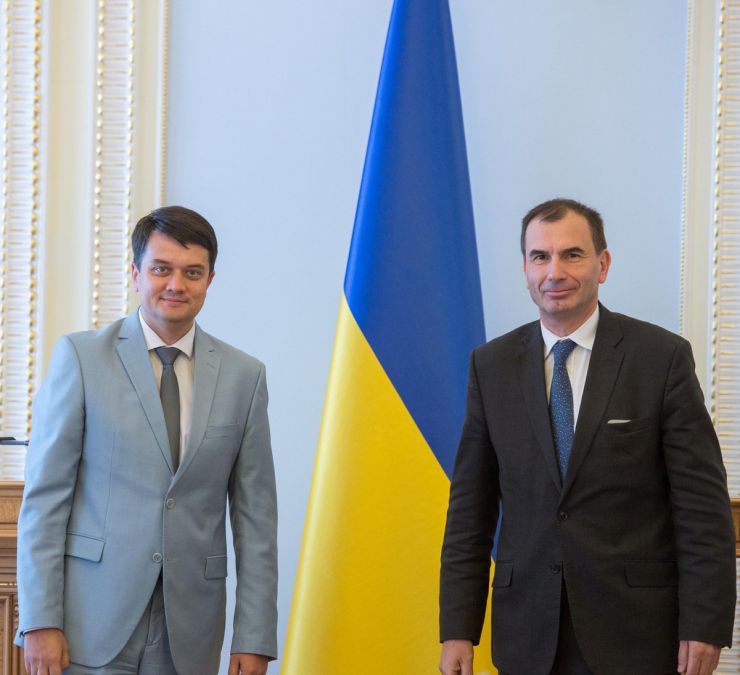 14 вересня 2019 Голова Верховної Ради України Дмитро Разумков зустрівся з віце-президентом Європейського банку реконструкції та розвитку (ЄБРР) Аланом Пію.