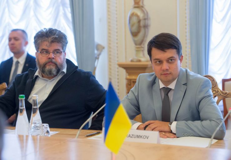 14 вересня 2019 Голова Верховної Ради України Дмитро Разумков зустрівся з віце-президентом Європейського банку реконструкції та розвитку (ЄБРР) Аланом Пію. Голова Комітету з питань зовнішньої політики та міжпарламентського співробітництва Богдан Яременко, Голова Верховної Ради України Дмитро Разумков.