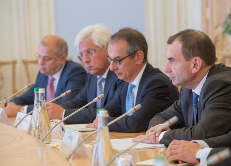 14 вересня 2019 Голова Верховної Ради України Дмитро Разумков зустрівся з віце-президентом Європейського банку реконструкції та розвитку (ЄБРР) Аланом Пію.