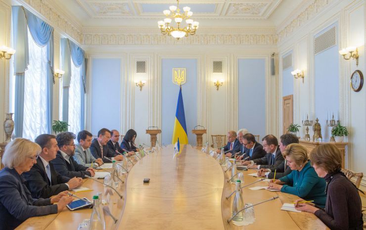 14 вересня 2019 Голова Верховної Ради України Дмитро Разумков зустрівся з віце-президентом Європейського банку реконструкції та розвитку (ЄБРР) Аланом Пію.