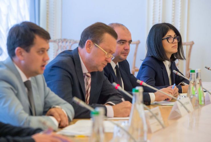 14 вересня 2019 Голова Верховної Ради України Дмитро Разумков зустрівся з віце-президентом Європейського банку реконструкції та розвитку (ЄБРР) Аланом Пію.