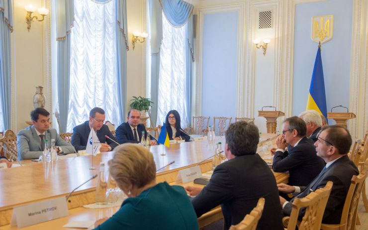 14 вересня 2019 Голова Верховної Ради України Дмитро Разумков зустрівся з віце-президентом Європейського банку реконструкції та розвитку (ЄБРР) Аланом Пію.