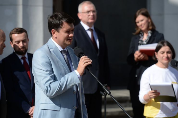 17 вересня 2019 біля будівлі Верховної Ради України на пл. Конституції, у День пацієнта медичним установам з 18 областей України вручили ключі від 20 автомобілів швидкої медичної допомоги.
