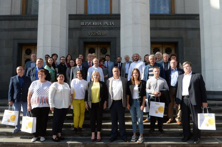 17 вересня 2019 біля будівлі Верховної Ради України на пл. Конституції, у День пацієнта медичним установам з 18 областей України вручили ключі від 20 автомобілів швидкої медичної допомоги.