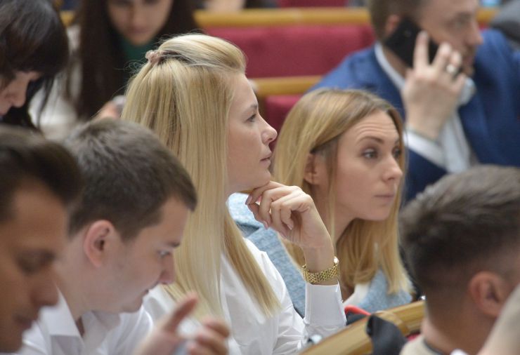 19 вересня 2019 пленарне засідання Верховної Ради України.
Аліна Загоруйко, Юлія Гришина СН.