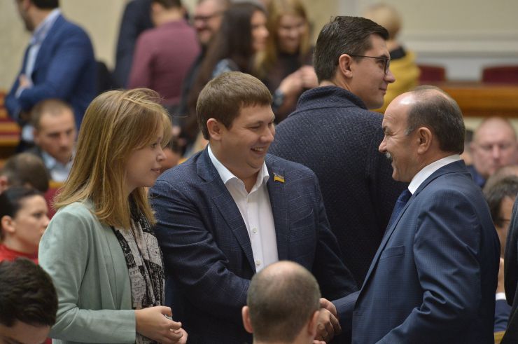 Пленарне засідання Верховної Ради України. 
Народні депутати продовжують розгляд правок до законопроекту про внесення змін до деяких законів України щодо діяльності органів суддівського врядування №1008. Єлизовета Ясько СН Вячеслав Мєдяник СН Михайло Цимбалюк Б

