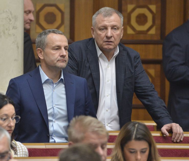 Пленарне засідання Верховної Ради України. 
Народні депутати продовжують розгляд правок до законопроекту про внесення змін до деяких законів України щодо діяльності органів суддівського врядування №1008. Ігор Колихаєв ЗА Петро Юрчишин ЗА
