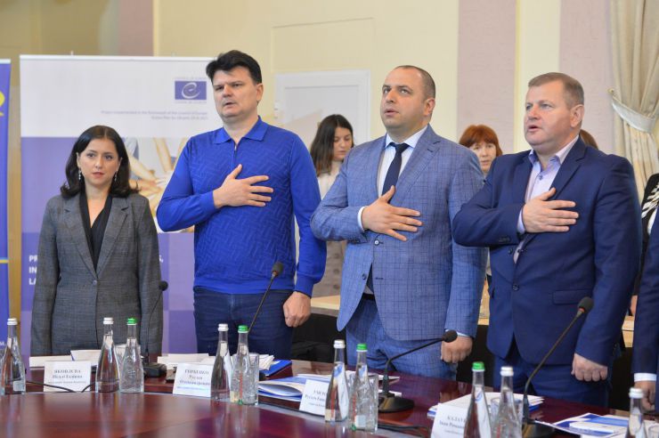 Краматорськ

Розширене засідання Комітету з питань прав людини, деокупації та реінтеграції тимчасово окупованих територій у Донецькій, Луганській областях та Автономній Республіці Крим, міста Севастополя, національних меншин і міжнаціональних відносин - щодо моніторингу дотримання прав громадян України, які проживають в районі проведення операції об'єднаних сил та на тимчасово окупованих територіях у Донецькій, Луганській областях з метою визначення першочергових законодавчих ініціатив у зазначеній сфері. Голова Комітету Дмитро Лубінець
