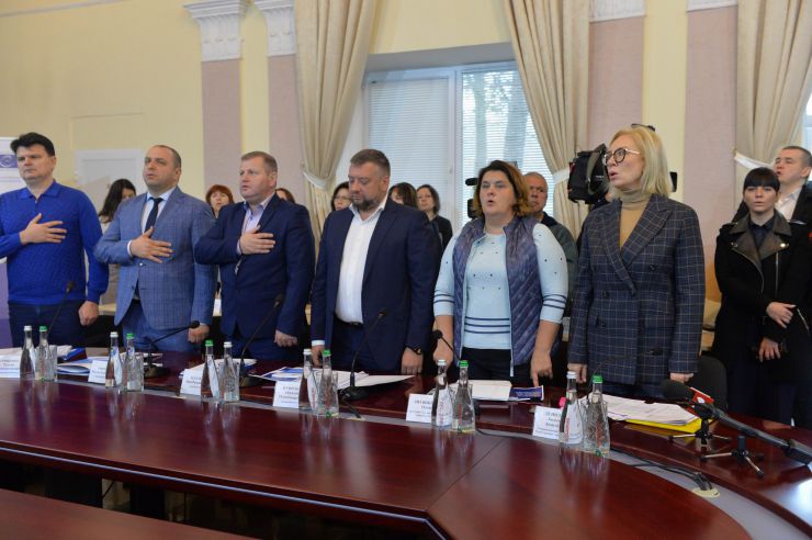 Краматорськ

Розширене засідання Комітету з питань прав людини, деокупації та реінтеграції тимчасово окупованих територій у Донецькій, Луганській областях та Автономній Республіці Крим, міста Севастополя, національних меншин і міжнаціональних відносин - щодо моніторингу дотримання прав громадян України, які проживають в районі проведення операції об'єднаних сил та на тимчасово окупованих територіях у Донецькій, Луганській областях з метою визначення першочергових законодавчих ініціатив у зазначеній сфері. Голова Комітету Дмитро Лубінець
