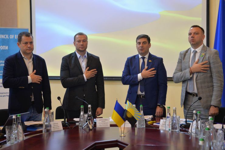 Краматорськ

Розширене засідання Комітету з питань прав людини, деокупації та реінтеграції тимчасово окупованих територій у Донецькій, Луганській областях та Автономній Республіці Крим, міста Севастополя, національних меншин і міжнаціональних відносин - щодо моніторингу дотримання прав громадян України, які проживають в районі проведення операції об'єднаних сил та на тимчасово окупованих територіях у Донецькій, Луганській областях з метою визначення першочергових законодавчих ініціатив у зазначеній сфері. Голова Комітету Дмитро Лубінець
