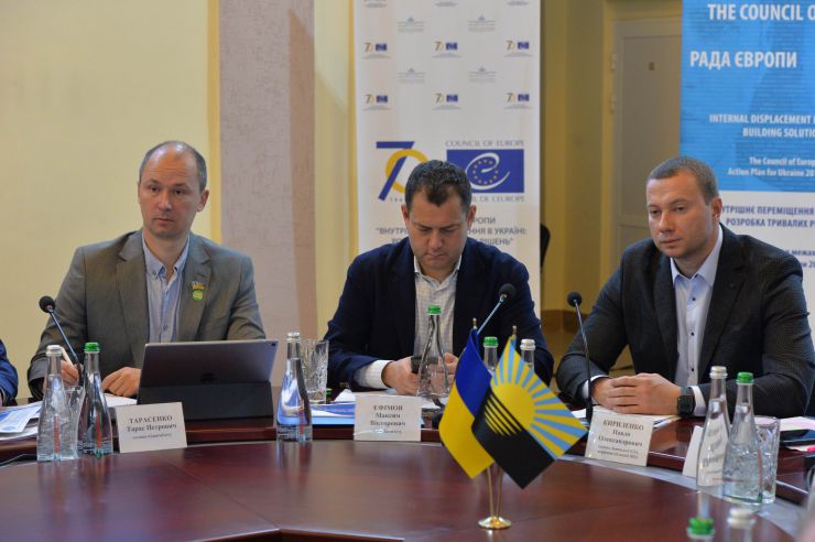 Краматорськ

Розширене засідання Комітету з питань прав людини, деокупації та реінтеграції тимчасово окупованих територій у Донецькій, Луганській областях та Автономній Республіці Крим, міста Севастополя, національних меншин і міжнаціональних відносин - щодо моніторингу дотримання прав громадян України, які проживають в районі проведення операції об'єднаних сил та на тимчасово окупованих територіях у Донецькій, Луганській областях з метою визначення першочергових законодавчих ініціатив у зазначеній сфері. Голова Комітету Дмитро Лубінець
