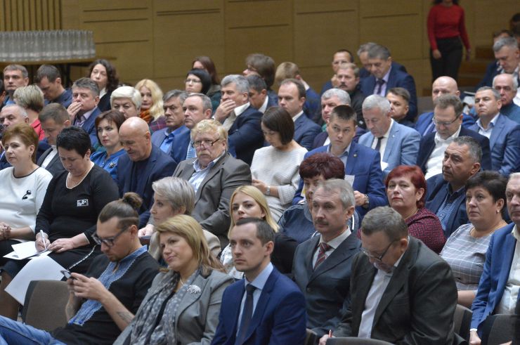 Презентація змін до Конституції України та пріоритетів Уряду щодо реформування місцевого самоврядування і територіальної організації влади в Україні. Комітет Верховної Ради України з питань організації державної влади, місцевого самоврядування, регіонального розвитку та містобудування спільно з Міністерством розвитку громад та територій України і за участі асоціацій органів місцевого самоврядування проводить Публічну презентацію змін до Конституції України та пріоритетів Уряду щодо реформування місцевого самоврядування та територіальної організації влади в Україні.

