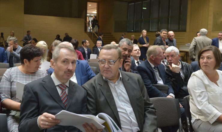 Презентація змін до Конституції України та пріоритетів Уряду щодо реформування місцевого самоврядування і територіальної організації влади в Україні. Комітет Верховної Ради України з питань організації державної влади, місцевого самоврядування, регіонального розвитку та містобудування спільно з Міністерством розвитку громад та територій України і за участі асоціацій органів місцевого самоврядування проводить Публічну презентацію змін до Конституції України та пріоритетів Уряду щодо реформування місцевого самоврядування та територіальної організації влади в Україні.
