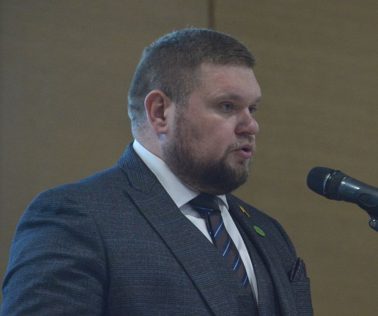 Презентація змін до Конституції України та пріоритетів Уряду щодо реформування місцевого самоврядування і територіальної організації влади в Україні. Комітет Верховної Ради України з питань організації державної влади, місцевого самоврядування, регіонального розвитку та містобудування спільно з Міністерством розвитку громад та територій України і за участі асоціацій органів місцевого самоврядування проводить Публічну презентацію змін до Конституції України та пріоритетів Уряду щодо реформування місцевого самоврядування та територіальної організації влади в Україні. Голова Комітету Верховної Ради України з питань організації державної влади, місцевого самоврядування, регіонального розвитку та містобудування Андрій Клочко
 
