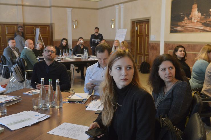 Стратегічна сесія з планування парламентських комунікацій.