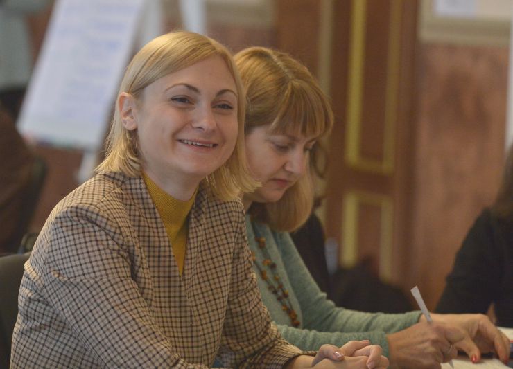 Стратегічна сесія з планування парламентських комунікацій. Народний депутат Євгенія Кравчук спецкор «Голос України Оксана Калугіна