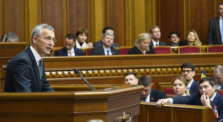 Пленарне засідання Верховної Ради України.

Головуючий повідомив, що до Верховної Ради України надійшло подання Генерального прокурора про надання згоди на притягнення до кримінальної відповідальності, затримання та арешт народного депутата України Дубневича Ярослава Васильовича.
Головуючий надав слово для відповіді на запитання депутатських фракцій Генеральному прокурору Руслану Рябошапці.

Головуючий надав слово для виступу Генеральному секретарю НАТО Єнсу Столтенбергу. Генсекретар НАТО Єнс Столтенберг
