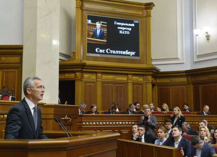 Пленарне засідання Верховної Ради України.

Головуючий повідомив, що до Верховної Ради України надійшло подання Генерального прокурора про надання згоди на притягнення до кримінальної відповідальності, затримання та арешт народного депутата України Дубневича Ярослава Васильовича.
Головуючий надав слово для відповіді на запитання депутатських фракцій Генеральному прокурору Руслану Рябошапці.

Головуючий надав слово для виступу Генеральному секретарю НАТО Єнсу Столтенбергу. Генсекретар НАТО Єнс Столтенберг
