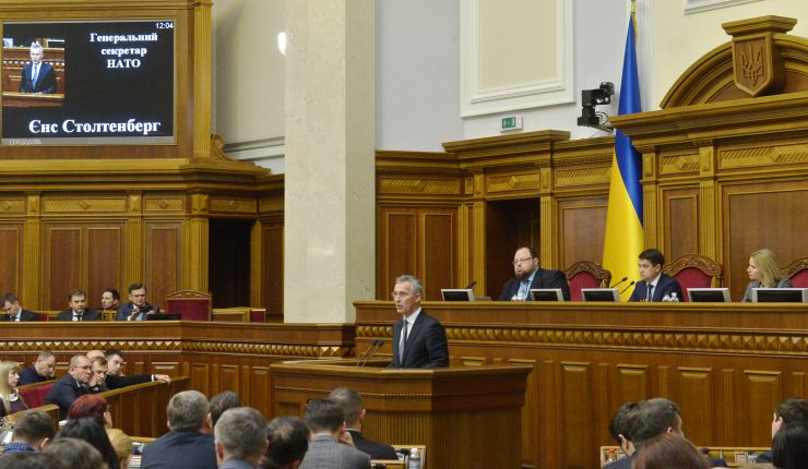 Пленарне засідання Верховної Ради України.

Головуючий повідомив, що до Верховної Ради України надійшло подання Генерального прокурора про надання згоди на притягнення до кримінальної відповідальності, затримання та арешт народного депутата України Дубневича Ярослава Васильовича.
Головуючий надав слово для відповіді на запитання депутатських фракцій Генеральному прокурору Руслану Рябошапці.

Головуючий надав слово для виступу Генеральному секретарю НАТО Єнсу Столтенбергу. Генсекретар НАТО Єнс Столтенберг

