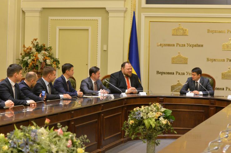 Голова Верховної Ради України Дмитро Разумков представив керівника апарату Верховної Ради України В’ячеслава Штучного. Стефанчук, Боднар 
