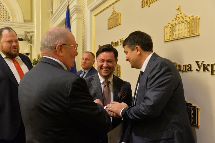 Голова Верховної Ради України Дмитро Разумков представив керівника апарату Верховної Ради України В’ячеслава Штучного. Зайчук