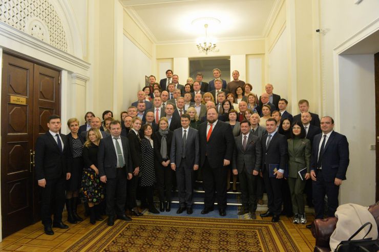 Голова Верховної Ради України Дмитро Разумков представив керівника апарату Верховної Ради України В’ячеслава Штучного. Слишинський, Кондратюк, Стефанчук