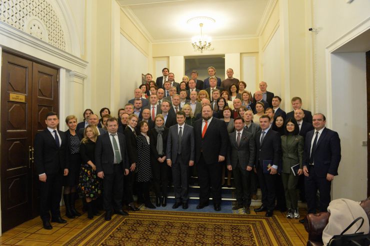 Голова Верховної Ради України Дмитро Разумков представив керівника апарату Верховної Ради України В’ячеслава Штучного. Слишинський, Кондратюк, Стефанчук
