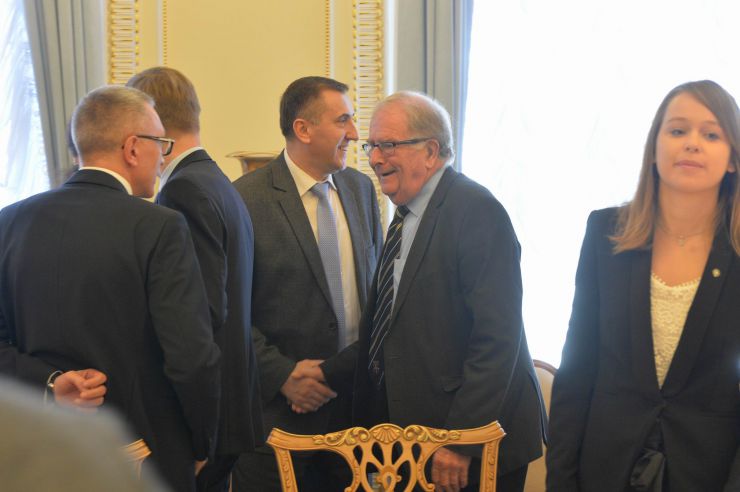 Спільне робоче засідання членів делегації Верховної Ради України в ПАРЄ з членами делегацій країн Балтік+
З вітальним словом виступив Голова Верховної Ради України Дмитро Разумков.

У зустрічі взяли участь з іноземної сторони: Голова делегації Парламенту Латвійської Республіки у Парламентській асамблеї Ради Європи (ПАРЄ) Інесе Лібіня-Егнере, Член делегації Парламенту Латвійської Республіки у ПАРЄ Лінда Озола, Секретар делегації Парламенту Латвійської Республіки у ПАРЄ Мартін Олекшс, Голова делегації Парламенту Королівства Великої Британії та Північної Ірландії у ПАРЄ Сер Роджер Гейл, Голова делегації Парламенту Грузії у ПАРЄ Тамар Чугошвілі, Член делегації Парламенту Грузії у ПАРЄ Георгі Канделакі, Заступник Голови делегації Парламенту Литовської Республіки у ПАРЄ Егідіюс Варейкіс, Член делегації Парламенту Литовської Республіки у ПАРЄ Емануеліс Зингеріс, Секретар делегації Парламенту Литовської Республіки у ПАРЄ Селія Левін, Член делегації Парламенту Естонської Республіки у ПАРЄ Еерік-Нійлес Кросс.
З української сторони: Голова Постійної делегації у ПАРЄ Єлизавета Ясько, члени Постійної делегації у ПАРЄ - Леся Василенко, Сергій Кальченко, Олександр Мережко, Юлія Овчинникова; Керівник Апарату Верховної Ради України Вячеслав Штучний, Заступник міністра закордонних справ України Сергій Кислиця. 
