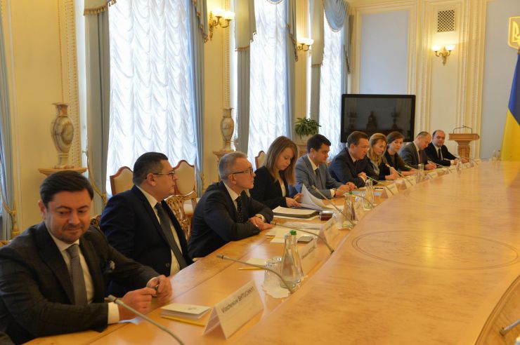Спільне робоче засідання членів делегації Верховної Ради України в ПАРЄ з членами делегацій країн Балтік+
З вітальним словом виступив Голова Верховної Ради України Дмитро Разумков.

У зустрічі взяли участь з іноземної сторони: Голова делегації Парламенту Латвійської Республіки у Парламентській асамблеї Ради Європи (ПАРЄ) Інесе Лібіня-Егнере, Член делегації Парламенту Латвійської Республіки у ПАРЄ Лінда Озола, Секретар делегації Парламенту Латвійської Республіки у ПАРЄ Мартін Олекшс, Голова делегації Парламенту Королівства Великої Британії та Північної Ірландії у ПАРЄ Сер Роджер Гейл, Голова делегації Парламенту Грузії у ПАРЄ Тамар Чугошвілі, Член делегації Парламенту Грузії у ПАРЄ Георгі Канделакі, Заступник Голови делегації Парламенту Литовської Республіки у ПАРЄ Егідіюс Варейкіс, Член делегації Парламенту Литовської Республіки у ПАРЄ Емануеліс Зингеріс, Секретар делегації Парламенту Литовської Республіки у ПАРЄ Селія Левін, Член делегації Парламенту Естонської Республіки у ПАРЄ Еерік-Нійлес Кросс.
З української сторони: Голова Постійної делегації у ПАРЄ Єлизавета Ясько, члени Постійної делегації у ПАРЄ - Леся Василенко, Сергій Кальченко, Олександр Мережко, Юлія Овчинникова; Керівник Апарату Верховної Ради України Вячеслав Штучний, Заступник міністра закордонних справ України Сергій Кислиця. 

