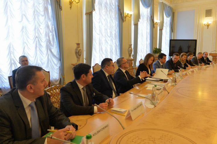 Спільне робоче засідання членів делегації Верховної Ради України в ПАРЄ з членами делегацій країн Балтік+
З вітальним словом виступив Голова Верховної Ради України Дмитро Разумков.

У зустрічі взяли участь з іноземної сторони: Голова делегації Парламенту Латвійської Республіки у Парламентській асамблеї Ради Європи (ПАРЄ) Інесе Лібіня-Егнере, Член делегації Парламенту Латвійської Республіки у ПАРЄ Лінда Озола, Секретар делегації Парламенту Латвійської Республіки у ПАРЄ Мартін Олекшс, Голова делегації Парламенту Королівства Великої Британії та Північної Ірландії у ПАРЄ Сер Роджер Гейл, Голова делегації Парламенту Грузії у ПАРЄ Тамар Чугошвілі, Член делегації Парламенту Грузії у ПАРЄ Георгі Канделакі, Заступник Голови делегації Парламенту Литовської Республіки у ПАРЄ Егідіюс Варейкіс, Член делегації Парламенту Литовської Республіки у ПАРЄ Емануеліс Зингеріс, Секретар делегації Парламенту Литовської Республіки у ПАРЄ Селія Левін, Член делегації Парламенту Естонської Республіки у ПАРЄ Еерік-Нійлес Кросс.
З української сторони: Голова Постійної делегації у ПАРЄ Єлизавета Ясько, члени Постійної делегації у ПАРЄ - Леся Василенко, Сергій Кальченко, Олександр Мережко, Юлія Овчинникова; Керівник Апарату Верховної Ради України Вячеслав Штучний, Заступник міністра закордонних справ України Сергій Кислиця. 
