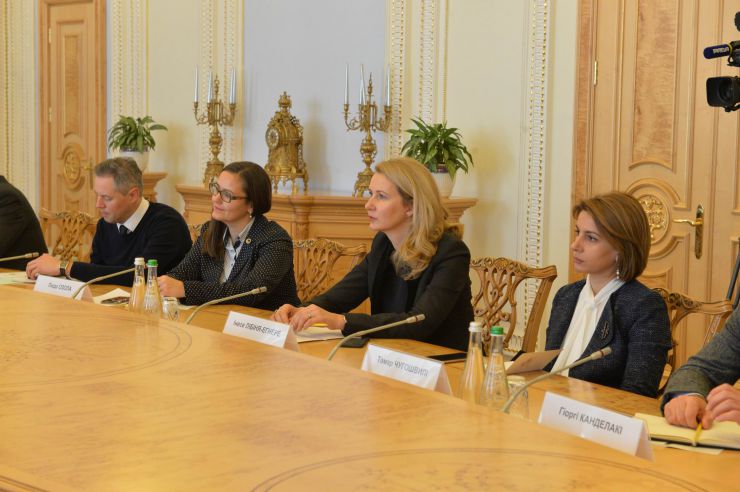 Спільне робоче засідання членів делегації Верховної Ради України в ПАРЄ з членами делегацій країн Балтік+
З вітальним словом виступив Голова Верховної Ради України Дмитро Разумков.

У зустрічі взяли участь з іноземної сторони: Голова делегації Парламенту Латвійської Республіки у Парламентській асамблеї Ради Європи (ПАРЄ) Інесе Лібіня-Егнере, Член делегації Парламенту Латвійської Республіки у ПАРЄ Лінда Озола, Секретар делегації Парламенту Латвійської Республіки у ПАРЄ Мартін Олекшс, Голова делегації Парламенту Королівства Великої Британії та Північної Ірландії у ПАРЄ Сер Роджер Гейл, Голова делегації Парламенту Грузії у ПАРЄ Тамар Чугошвілі, Член делегації Парламенту Грузії у ПАРЄ Георгі Канделакі, Заступник Голови делегації Парламенту Литовської Республіки у ПАРЄ Егідіюс Варейкіс, Член делегації Парламенту Литовської Республіки у ПАРЄ Емануеліс Зингеріс, Секретар делегації Парламенту Литовської Республіки у ПАРЄ Селія Левін, Член делегації Парламенту Естонської Республіки у ПАРЄ Еерік-Нійлес Кросс.
З української сторони: Голова Постійної делегації у ПАРЄ Єлизавета Ясько, члени Постійної делегації у ПАРЄ - Леся Василенко, Сергій Кальченко, Олександр Мережко, Юлія Овчинникова; Керівник Апарату Верховної Ради України Вячеслав Штучний, Заступник міністра закордонних справ України Сергій Кислиця. 
