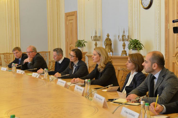 Спільне робоче засідання членів делегації Верховної Ради України в ПАРЄ з членами делегацій країн Балтік+
З вітальним словом виступив Голова Верховної Ради України Дмитро Разумков.

У зустрічі взяли участь з іноземної сторони: Голова делегації Парламенту Латвійської Республіки у Парламентській асамблеї Ради Європи (ПАРЄ) Інесе Лібіня-Егнере, Член делегації Парламенту Латвійської Республіки у ПАРЄ Лінда Озола, Секретар делегації Парламенту Латвійської Республіки у ПАРЄ Мартін Олекшс, Голова делегації Парламенту Королівства Великої Британії та Північної Ірландії у ПАРЄ Сер Роджер Гейл, Голова делегації Парламенту Грузії у ПАРЄ Тамар Чугошвілі, Член делегації Парламенту Грузії у ПАРЄ Георгі Канделакі, Заступник Голови делегації Парламенту Литовської Республіки у ПАРЄ Егідіюс Варейкіс, Член делегації Парламенту Литовської Республіки у ПАРЄ Емануеліс Зингеріс, Секретар делегації Парламенту Литовської Республіки у ПАРЄ Селія Левін, Член делегації Парламенту Естонської Республіки у ПАРЄ Еерік-Нійлес Кросс.
З української сторони: Голова Постійної делегації у ПАРЄ Єлизавета Ясько, члени Постійної делегації у ПАРЄ - Леся Василенко, Сергій Кальченко, Олександр Мережко, Юлія Овчинникова; Керівник Апарату Верховної Ради України Вячеслав Штучний, Заступник міністра закордонних справ України Сергій Кислиця. 

