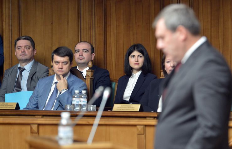 На спеціальному пленарному засіданні Конституційного Суду України відбулася урочиста церемонія складення присяги новопризначеними суддями Конституційного Суду України. Присягу судді Конституційного Суду України склали Петро Філюк та Галина Юровська. У заході взяв участь Голова Верховної Ради України Дмитро Разумков. 