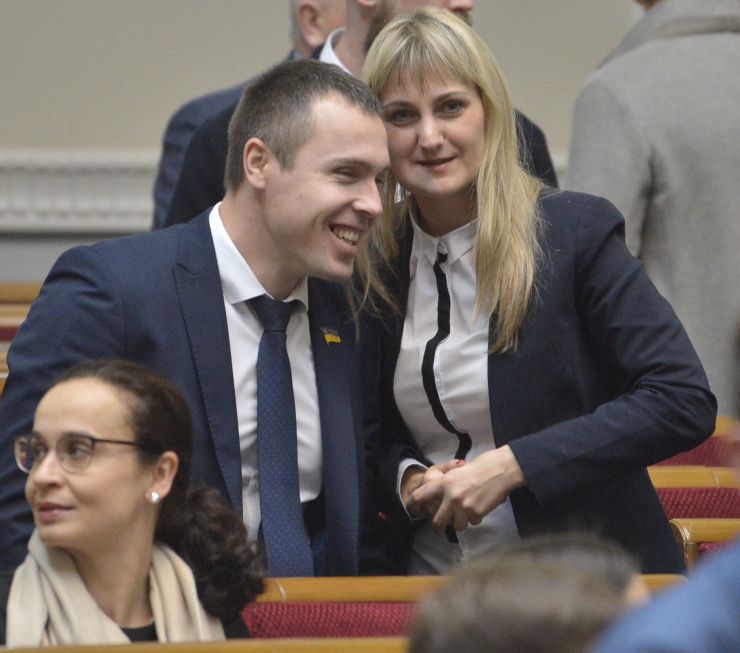 Пленарне засідання Верховної Ради України. Роман Костенко Голос Наталія Піпа Голос
