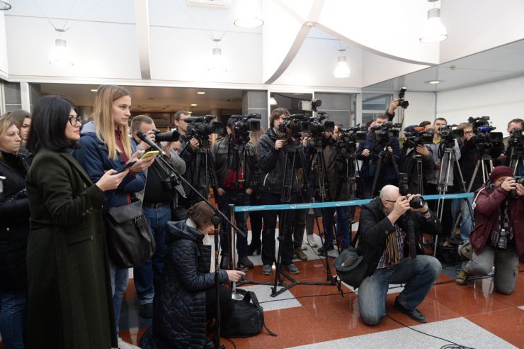 Робоча поїздка Голови Верховної Ради України Дмитра Разумкова до Дніпропетровської, Запорізької та Донецької областей.

Приліт Голови Верховної Ради України Дмитра РАЗУМКОВА в аеропорт м. Дніпра. 
Ознайомлення із дорожньою картою будівництва нового аеропорту м. Дніпра.
