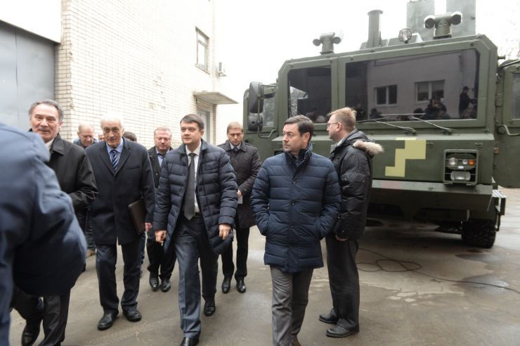 Робоча поїздка Голови Верховної Ради України Дмитра РАЗУМКОВА до Дніпропетровської, Запорізької та Донецької областей. 

Голова Верховної Ради України Дмитро Разумков ознайомився з роботою ДП Конструкторське бюро «Південне» ім. М. К.Янгеля (Дніпро)
