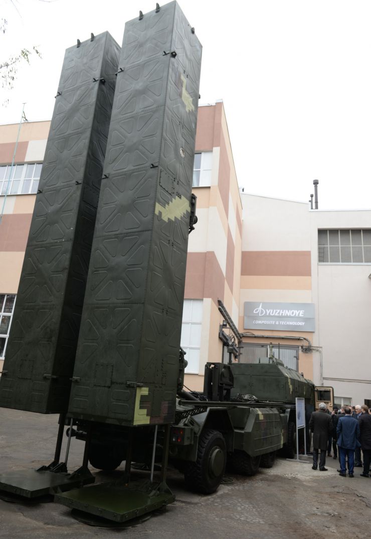 Робоча поїздка Голови Верховної Ради України Дмитра РАЗУМКОВА до Дніпропетровської, Запорізької та Донецької областей. 

Голова Верховної Ради України Дмитро Разумков ознайомився з роботою ДП Конструкторське бюро «Південне» ім. М. К.Янгеля (Дніпро)

