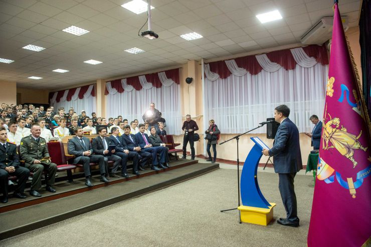 Робоча поїздка Голови Верховної Ради України Дмитра Разумкова до Дніпропетровської, Запорізької та Донецької областей. 
Запоріжжя.
Голова Верховної Ради України Дмитро Разумков ознайомився з комунальним закладом 