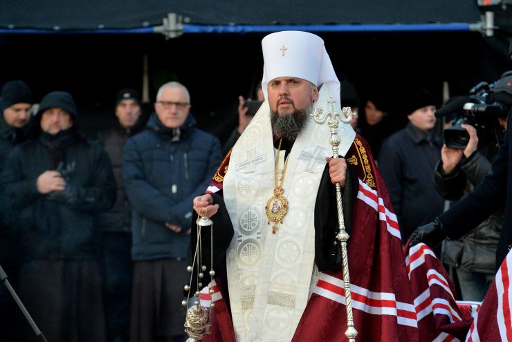 Президент України Володимир Зеленський, Голова Верховної Ради Дмитро Разумков, Прем’єр-міністр Олексій Гончарук взяли участь у церемонії вшанування пам’яті жертв голодоморів в Україні.

Президентське подружжя, а також Голова Верховної Ради Дмитро Разумков, Прем’єр-міністр Олексій Гончарук, представники дипломатичного корпусу та інші офіційні особи пройшли скорботною ходою до скульптури «Гірка пам’ять дитинства» на території Національного музею Голодомору-геноциду в Києві.
Після цього предстоятелі українських християнських церков відправили панахиду за померлими від Голодомору 1932-1933 років. Блаженнійший Митрополит Київський і всієї України Епіфаній
