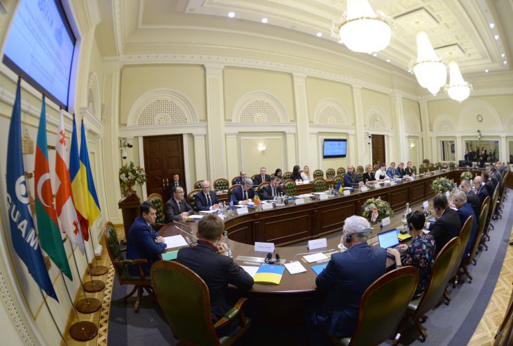 Голова Верховної Ради України Дмитро Разумков взяв участь у відкритті 12-ої сесії Парламентської асамблеї Організації за демократію та економічний розвиток – ГУАМ
 
Також участь у відкритті заходу взяли заступник Міністра закордонних справ України В.Боднар, Голова ПА ГУАМ, Голова Постійної делегації ВР України в ПА ГУАМ С.Юраш, Голова Постійної делегації Азербайджану в ПА ГУАМ А.Карімлі, Голова Постійної делегації Грузії в ПА ГУАМ Г.Мосідзе, Голова Постійної делегації Молдови в ПА ГУАМ О.Жиздан, Генеральний секретар ГУАМ А.Ефендієв та Президент Балтійської Асамблеї Я.Вуцанс.
