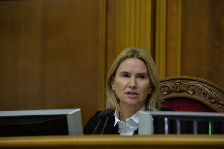 Парламентські слухання на тему: «Пріоритети екологічної політики Верховної Ради України на наступні п'ять років» 

Заступник Голови Верховної Ради України Олена Кондратюк відкриваючи парламентські слухання на тему: «Пріоритети екологічної політики Верховної Ради України на наступні п'ять років», зазначила, що попередні слухання проводилися у 2018 році і на них обговорювалися реалізації в Україні міжнародних документів щодо запобігання змінам клімату.

Слухання ініційовані Комітетом Верховної Ради України з питань екологічної політики та природокористування.

Головуюча запросила до доповіді Міністра енергетики та захисту довкілля України Олексія Оржеля (KLM_3938, 54). Міністр звернув увагу, що Україна знаходиться у світовому тренді, створивши нове міністерство. 
«Сьогодні є пріоритезація питань захисту від негативних кліматичних змін, а також питання енергоефективності», - сказав Олексій Оржель.
