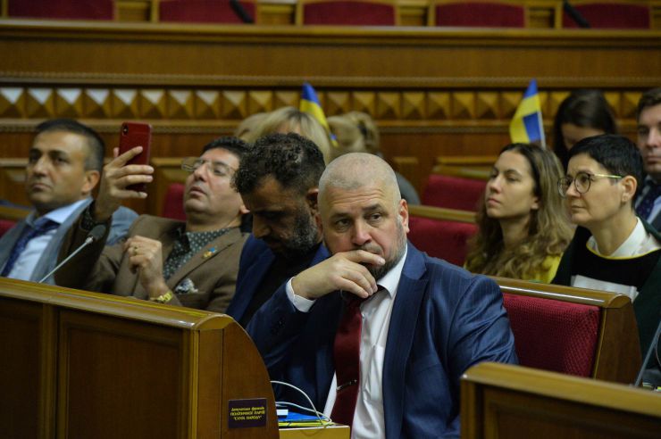 Парламентські слухання на тему: «Пріоритети екологічної політики Верховної Ради України на наступні п'ять років» 

Заступник Голови Верховної Ради України Олена Кондратюк відкриваючи парламентські слухання на тему: «Пріоритети екологічної політики Верховної Ради України на наступні п'ять років», зазначила, що попередні слухання проводилися у 2018 році і на них обговорювалися реалізації в Україні міжнародних документів щодо запобігання змінам клімату.

Слухання ініційовані Комітетом Верховної Ради України з питань екологічної політики та природокористування.

Головуюча запросила до доповіді Міністра енергетики та захисту довкілля України Олексія Оржеля (KLM_3938, 54). Міністр звернув увагу, що Україна знаходиться у світовому тренді, створивши нове міністерство. 
«Сьогодні є пріоритезація питань захисту від негативних кліматичних змін, а також питання енергоефективності», - сказав Олексій Оржель.
