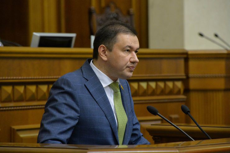 Парламентські слухання на тему: «Пріоритети екологічної політики Верховної Ради України на наступні п'ять років» 

Заступник Голови Верховної Ради України Олена Кондратюк відкриваючи парламентські слухання на тему: «Пріоритети екологічної політики Верховної Ради України на наступні п'ять років», зазначила, що попередні слухання проводилися у 2018 році і на них обговорювалися реалізації в Україні міжнародних документів щодо запобігання змінам клімату.

Слухання ініційовані Комітетом Верховної Ради України з питань екологічної політики та природокористування.

Головуюча запросила до доповіді Міністра енергетики та захисту довкілля України Олексія Оржеля (KLM_3938, 54). Міністр звернув увагу, що Україна знаходиться у світовому тренді, створивши нове міністерство. 
«Сьогодні є пріоритезація питань захисту від негативних кліматичних змін, а також питання енергоефективності», - сказав Олексій Оржель.
голова Комітету з питань екологічної політики та природокористування ВР України Олег Бондаренко