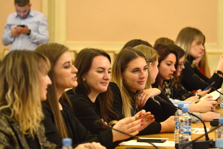 Комітет Верховної Ради України з питань інтеграції України з Європейським Союзом спільно зі Всеукраїнською молодіжною громадською організацією «Європейська молодь України» провів «Форум молодих жінок».